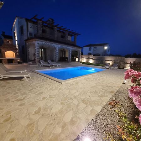 Villa Brioni With Pool By Rentistra Cabrunici Esterno foto