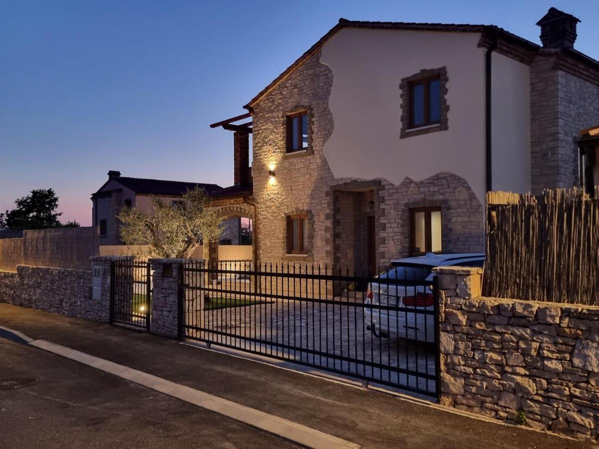 Villa Brioni With Pool By Rentistra Cabrunici Esterno foto