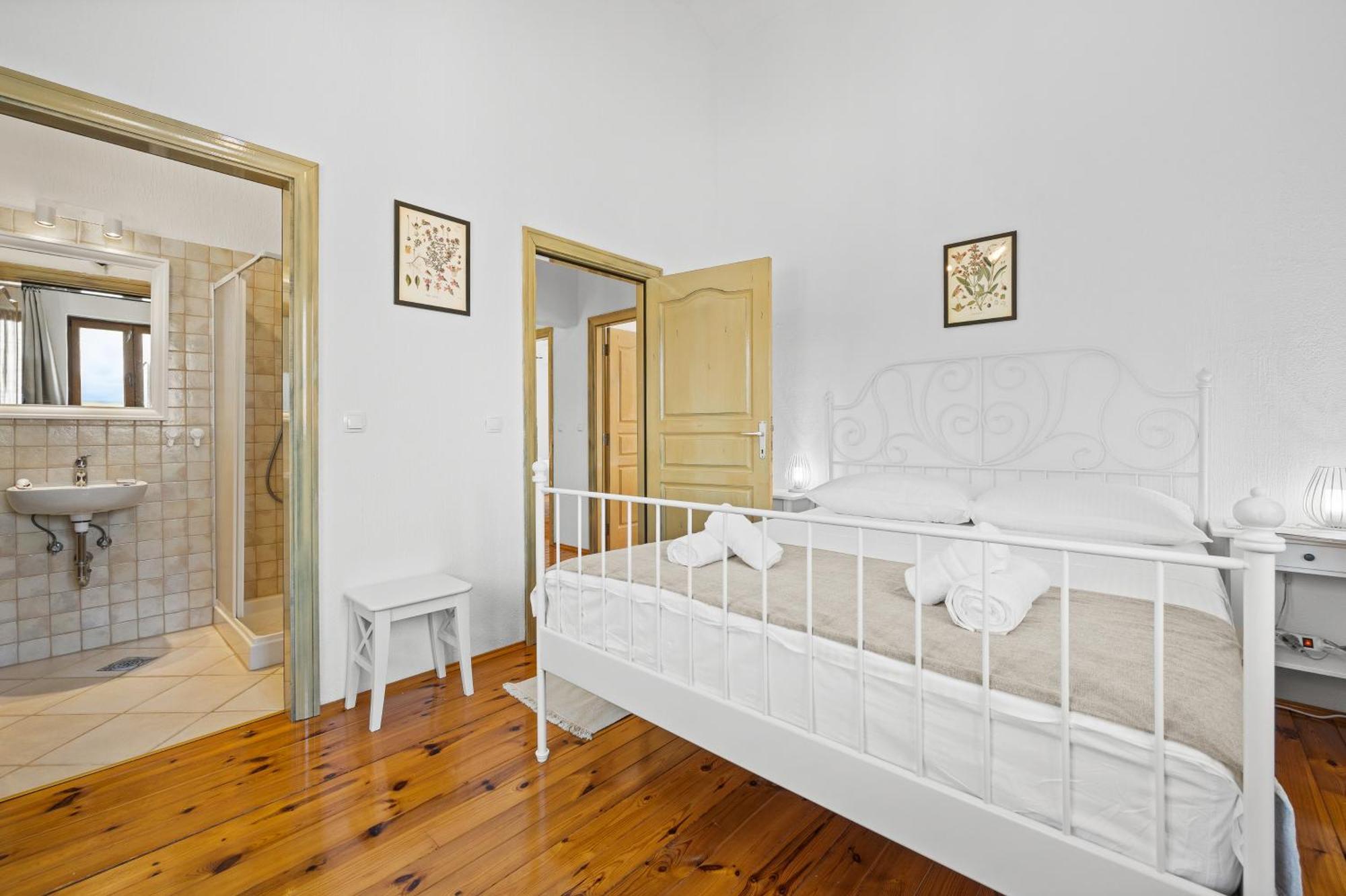 Villa Brioni With Pool By Rentistra Cabrunici Esterno foto
