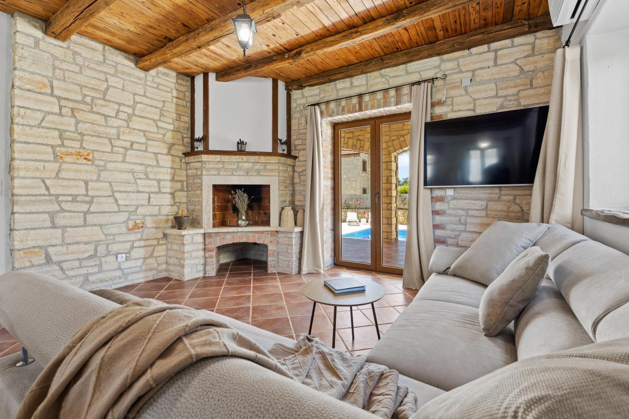Villa Brioni With Pool By Rentistra Cabrunici Esterno foto
