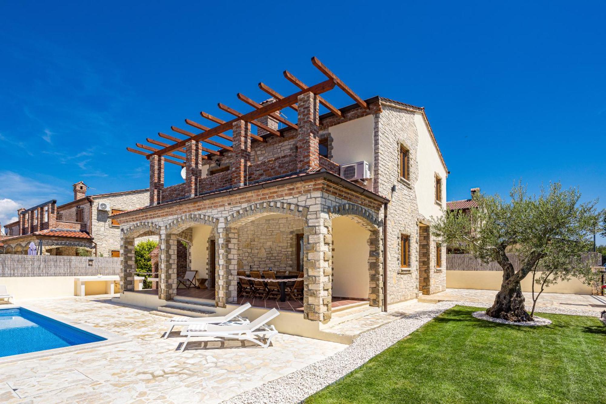 Villa Brioni With Pool By Rentistra Cabrunici Esterno foto